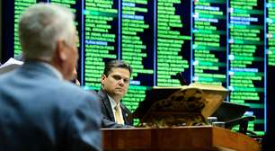 Em nova derrota para o governo, Congresso derruba veto de Lula e reduz pena de Bolsonaro