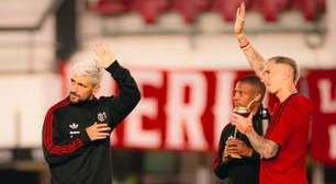 Baixa no Flamengo! Contra Estudiantes, de Arrascaeta sai por problema no ombro