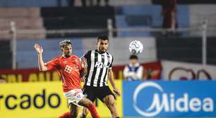 Júnior Alonso lamenta revés histórico do Atlético no Peru: "Lamentavelmente não deu"