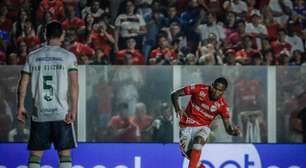 Ex-jogador do Vila Nova fica perto da Copa do Mundo e com figurinha garantida no álbum oficial
