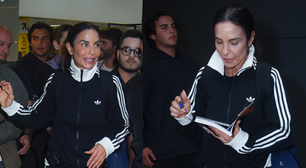 A pochete Chanel de Ivete Sangalo: avaliado em R$ 17,2 mil, acessório 'vintage' ideal para viagem rouba a cena em aerolook da cantora em reencontro com ex-marido