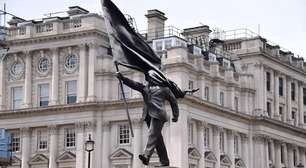 Banksy confirma que está por trás de estátua que surgiu no centro de Londres