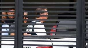Cirurgia no ombro de Bolsonaro termina sem intercorrência, diz boletim médico