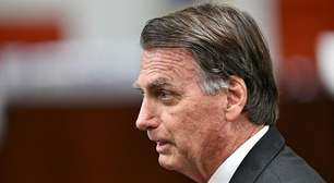 Bolsonaro é internado para passar por cirurgia no ombro; entenda quadro