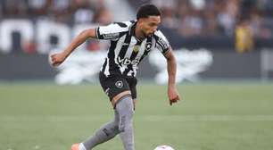Vitinho atinge marca centenária pelo Botafogo: "Gratidão eterna"