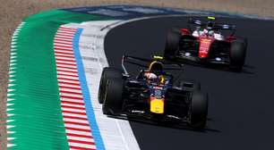 F1: Verstappen e Hamilton revivem rivalidade em duelo eletrizante na Sprint