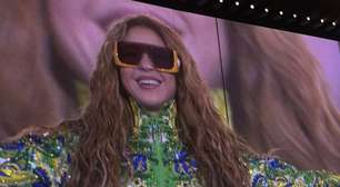 Shakira abre show em Copacabana com look sob medida de 600 mil cristais e referências ao Brasil. Veja detalhes