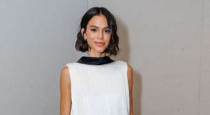 Nem VIP, nem povão: com vestido branco curtinho, Bruna Marquezine dá close no Copacabana Palace para show de Shakira e leva público ao delírio. Vídeos!