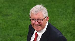 Sir Alex Ferguson é levado ao hospital após passar mal em Old Trafford, diz jornal