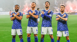 Schalke 04 garante acesso à Bundesliga e celebra retorno com vitória em casa