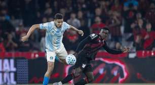 Entre fumaça e expulsões, Athletico e Grêmio empatam sem gols na Arena da Baixada