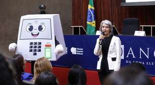 Urna eletrônica acabou com fraudes nas eleições, diz Cármen Lúcia