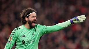 Gigante europeu mira Alisson e pode tirar goleiro do Liverpool