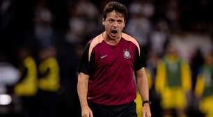 Técnico do Corinthians critica arbitragem e questiona uso do VAR após derrota no Brasileirão