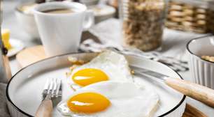 O que acontece com o corpo ao comer proteína no café da manhã