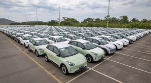Estoque de carros importados dispara no Brasil e já equivale a quase 6 meses de vendas