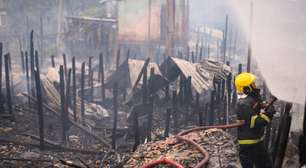 Incêndio atinge ao menos 30 casas e afeta 58 famílias em Manaus; veja como ficou o bairro
