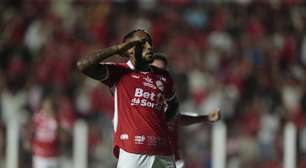 Goiás vê Vila Nova perder artilheiro para clássico na Serrinha