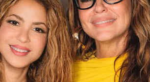 Paolla Oliveira divulga foto pós-show ao lado de Shakira, com óculos tecnológicos de R$ 6 mil. Cantora usa camisa e calça de R$ 5 mil