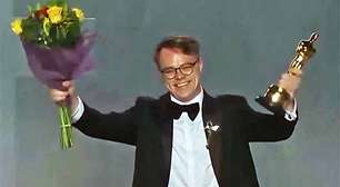 Diretor russo crítico de Putin recupera estatueta do Oscar após sumiço em voo