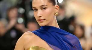 Met Gala 2026: Hailey Bieber usa look de ouro 14k e detalhe envolvendo Gigi Hadid chama atenção; entenda
