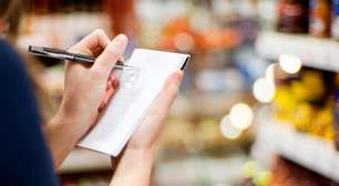 Você ainda anota a sua lista de compras no papel? A psicologia diz que você não é antiquado e cita vantagem