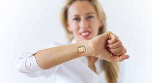 Tatuagens inteligentes: como biossensores na pele podem monitorar saúde em tempo real sem agulhas nem exames invasivos