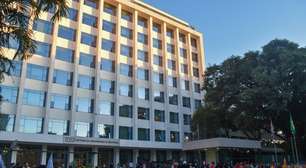 Em greve, estudantes da USP bloqueiam reitoria com cordão humano e cobram retomada de negociações