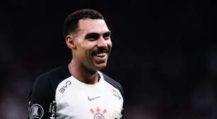 Lateral do Corinthians avalia jogo na altitude de Bogotá e projeta nova sequência sem sofrer gols