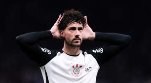 Zagueiro assume vice-artilharia do Corinthians com gol decisivo na Libertadores