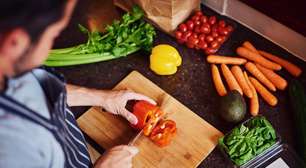 Sem desperdício! 5 formas de aproveitar todas as partes dos alimentos