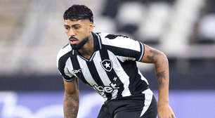 "Fica, Barboza": torcida pede permanência do zagueiro no Botafogo