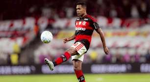 Suspenso, Alex Sandro volta ao Rio; Flamengo relaciona jovem