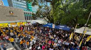 Policiais Civis protestam no Piratini contra descontos em aposentadorias