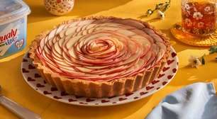 Surpreenda no Dia das Mães com essa receita de Torta Florida de Maçã