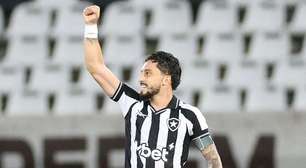 Alex Telles, do Botafogo, elogia trabalho de Franclim e cita sonho da Copa 2026