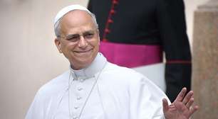 O que as roupas e adereços usados pelo papa Leão 14 revelam sobre seu estilo e sua política