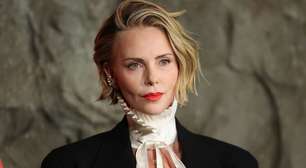 Suco, couve e salada verde todos os dias: aos 50 anos, Charlize Theron segue dieta com 6 refeições, mas costume inusitado com hambúrguer vai te surpreender