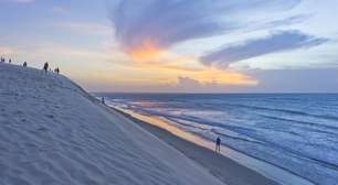 Essa vila de pescadores no Ceará, situada entre dunas de areia branca, é um dos destinos mais cobiçados pelos amantes do turismo de natureza
