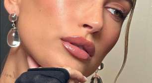 É muito fácil conseguir lábios mais volumosos e definidos: nós temos a técnica da Hailey Bieber