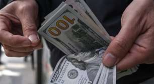 Dólar fecha abaixo de R$ 4,90 pela primeira vez em 28 meses