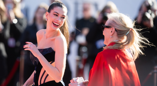 Há 20 anos, Anne Hathaway iniciou uma tradição bizarra que acaba de se repetir com O Diabo Veste Prada 2