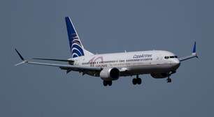 Casal é detido por tentativa de relação sexual em avião na Argentina