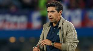 Conmebol abre processo disciplinar contra Abel por mostrar dedo do meio a Flaco López