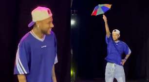 Neymar fecha circo para a família e dança no palco durante apresentação