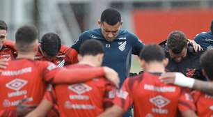 Athletico visita o Vasco em busca de manter a consistência no Brasileirão
