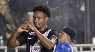Vasco bate Athletico-PR em São Januário pelo Brasileirão