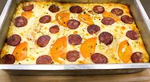 Pizza de massa mole que não precisa sovar e fica pronta bem rapidinho, para um lanche delicioso
