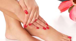 Manicure e pedicure combinando? 5 ideias de unhas que vão dominar a estação e deixam o visual mais elegante