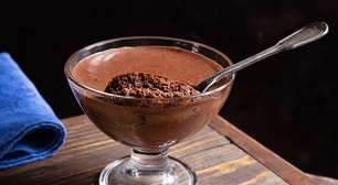 Essa é a melhor sobremesa com apenas 2 ingredientes para comer doce sem sair da dieta: receita sem adição de açúcar e sem creme de leite